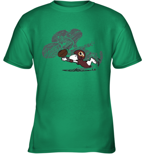 jcr1 washington redskins snoopy plays the football game youth t shirt 26 front irish green