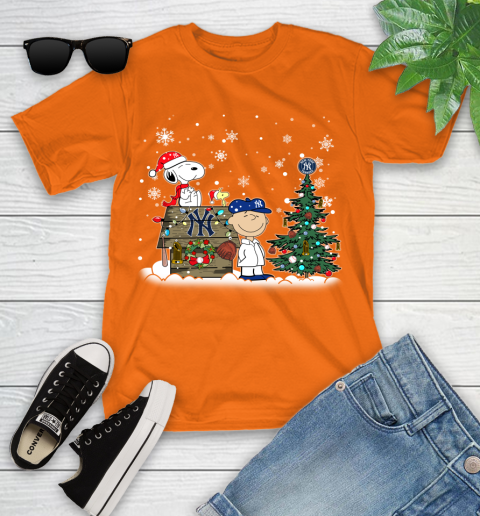 MLB New York Yankees Snoopy Charlie Brown Christmas Baseball Commissioner's Trophy Youth T-Shirt 9
