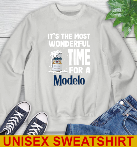 I't the most wonderful time for a Modelo Especial beer lovers 29