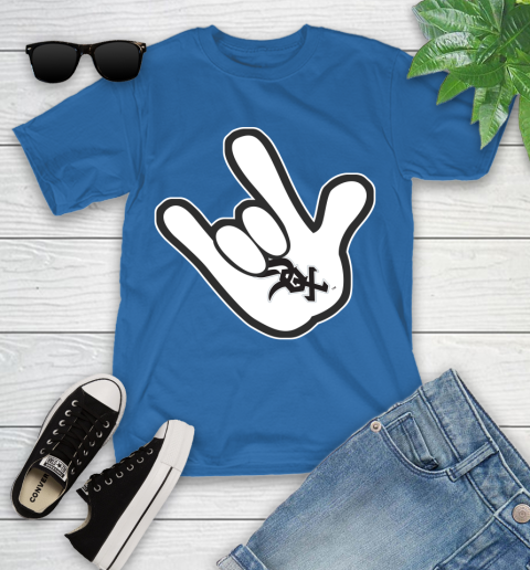 Chicago White Sox MLB Baseball Mickey Rock Hand Disney Youth T-Shirt 9