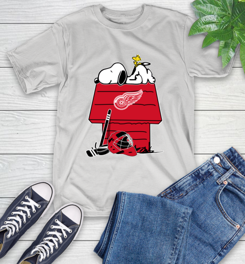 Detroit Red Wings NHL Hockey Snoopy Woodstock The Peanuts Movie T-Shirt