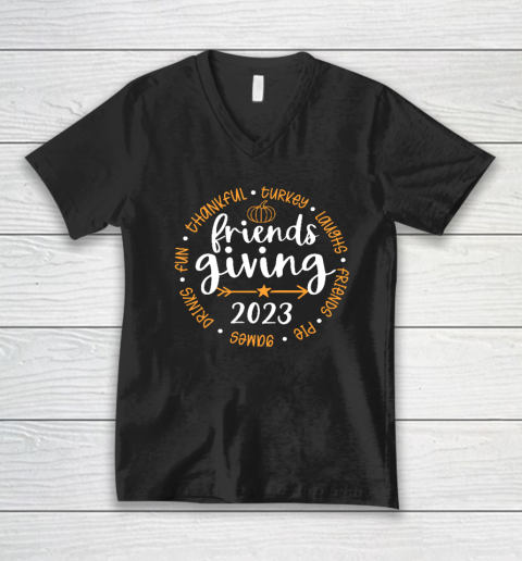 Friendsgiving Day Friends Funny Thanksgiving 2023 Friendship V-Neck T-Shirt