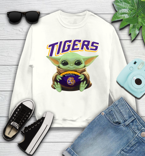 Baby Yoda Loves The LSU Tigers Star Wars NCAA Shirt 114