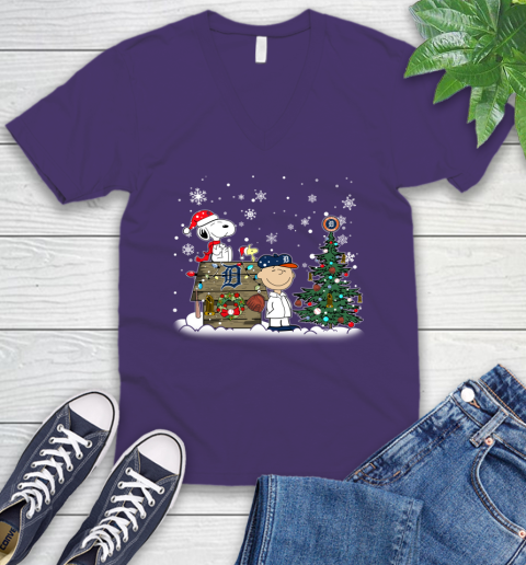 MLB Detroit Tigers Snoopy Charlie Brown Christmas Baseball Commissioner's Trophy V-Neck T-Shirt 9
