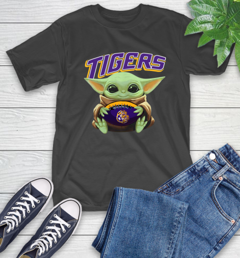 Baby Yoda Loves The LSU Tigers Star Wars NCAA Shirt