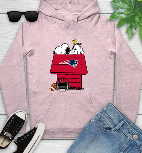 New England Patriots NFL Football Snoopy Woodstock The Peanuts Movie Youth Hoodie 10