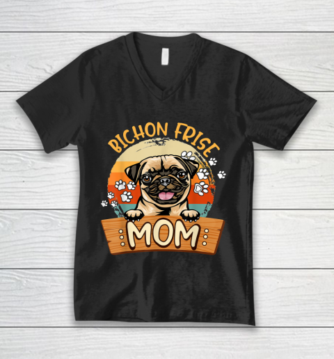 Cute Pug Dog Mom Funny Dog Lovers V-Neck T-Shirt