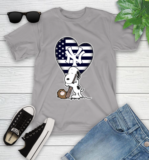 New York Yankees MLB Baseball The Peanuts Movie Adorable Snoopy Youth T-Shirt 4