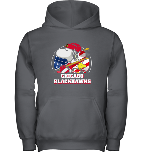 mtgv-chicago-blackhawks-ice-hockey-snoopy-and-woodstock-nhl-youth-hoodie-43-front-charcoal-480px
