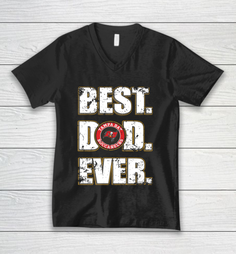 NFL Tampa Bay Buccaneers Football Best Dad Ever Family Shirt V-Neck T-Shirt