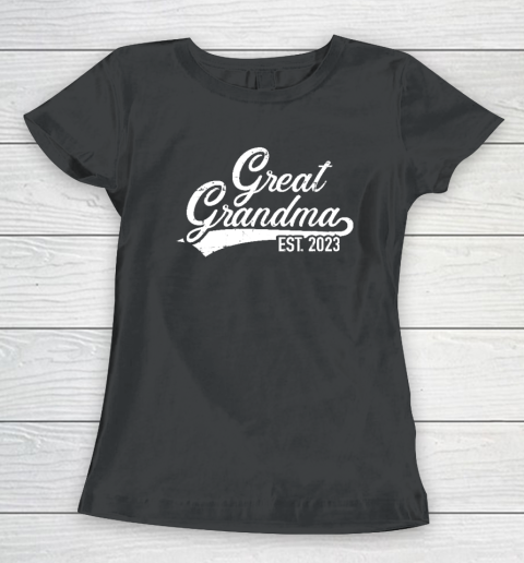 Great Grandma Est. 2023 Pregnancy Announcement Women's T-Shirt