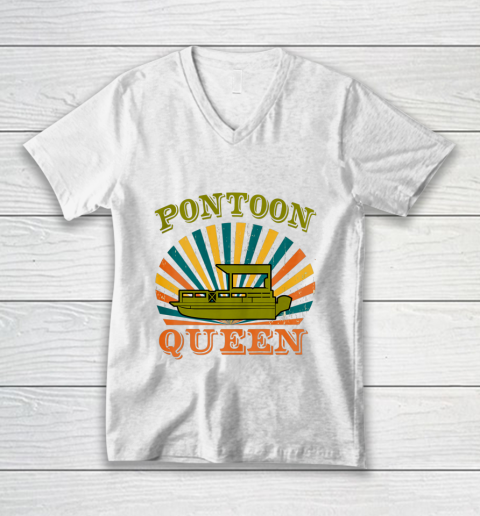 Vintage Pontoon Boat Queen Pontooning Gifts V-Neck T-Shirt