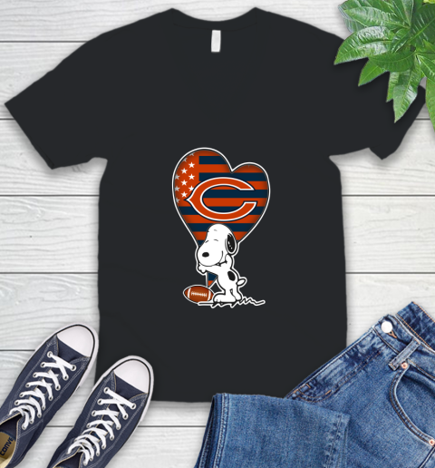 Chicago Bears NFL Football The Peanuts Movie Adorable Snoopy V-Neck T-Shirt 2