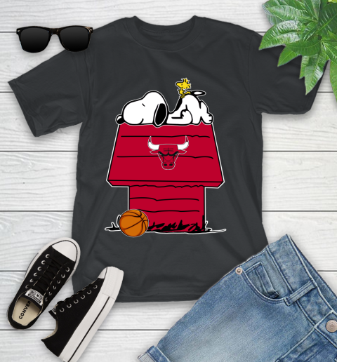 Chicago Bulls NBA Basketball Snoopy Woodstock The Peanuts Movie Youth T-Shirt 2