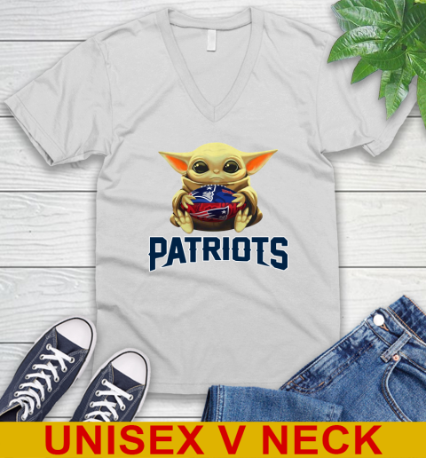 NFL Football New England Patriots Baby Yoda Star Wars Shirt V-Neck T-Shirt