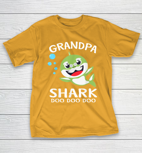 Grandpa Funny Gift Apparel  Grandpa Shark Funny Father's Day Gift T-Shirt 2