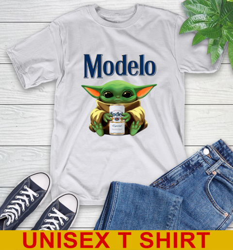 Star Wars Baby Yoda Hugs Modelo Especial Beer Shirt 12