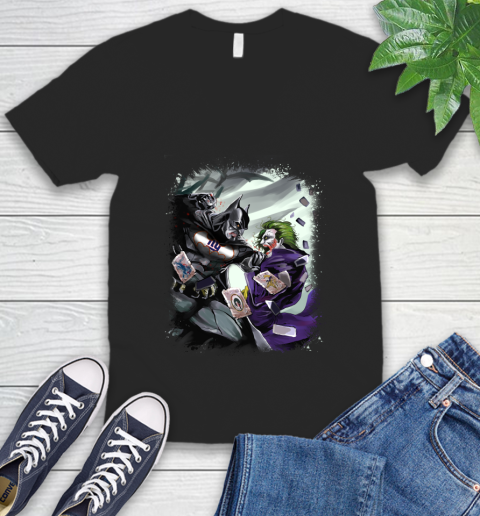 New York Giants NFL Football Batman Fighting Joker DC Comics V-Neck T-Shirt 2