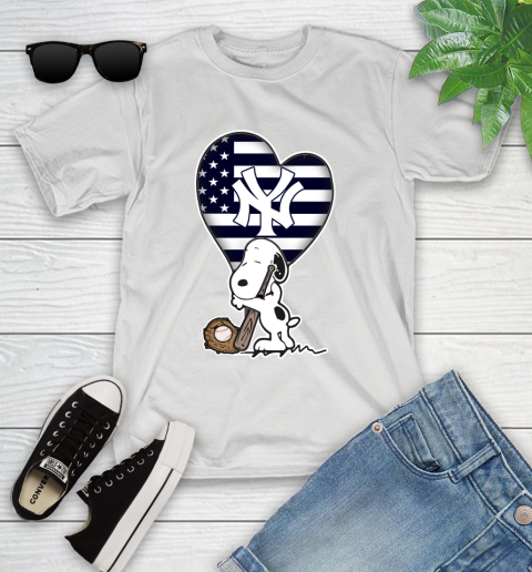 New York Yankees MLB Baseball The Peanuts Movie Adorable Snoopy Youth T-Shirt