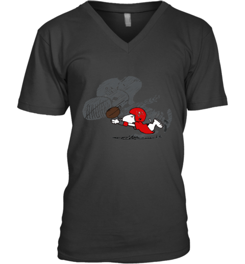 Tampa Bay Buccaneers Snoopy Plays The Football Game V-Neck T-Shirt