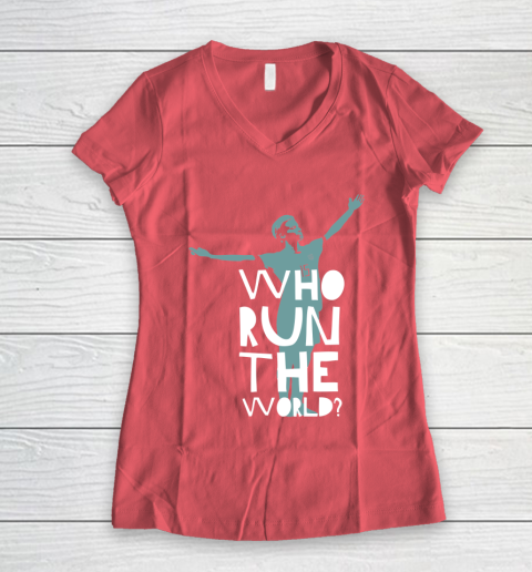 Megan Rapinoe Who Run The World Women's V-Neck T-Shirt 4