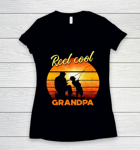 GrandFather gift shirt Vintage Fishing Reel Cool Grandpa Gift Fathers Mothers T Shirt Women's V-Neck T-Shirt