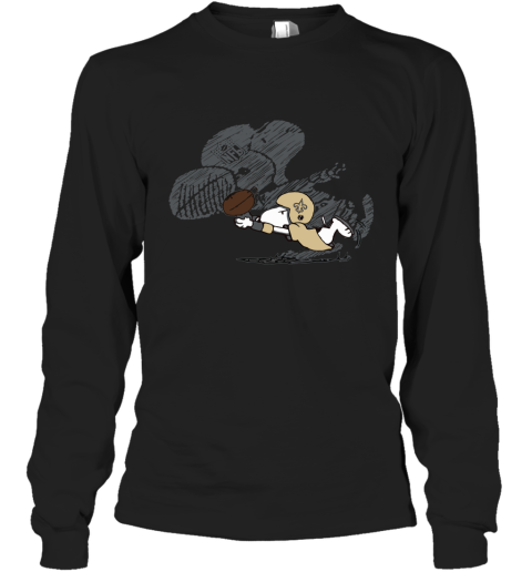 New Orleans Saints Snoopy Plays The Football Game Long Sleeve T-Shirt