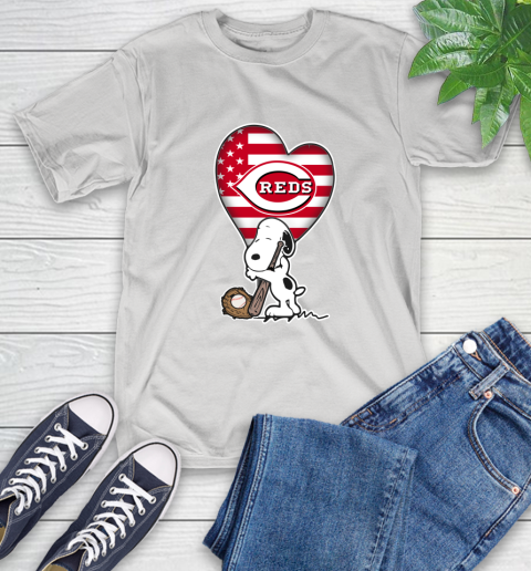 Cincinnati Reds MLB Baseball The Peanuts Movie Adorable Snoopy T-Shirt