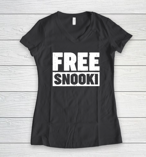Free Snooki Women's V-Neck T-Shirt 4