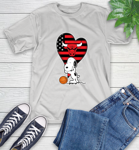 Chicago Bulls NBA Basketball The Peanuts Movie Adorable Snoopy T-Shirt