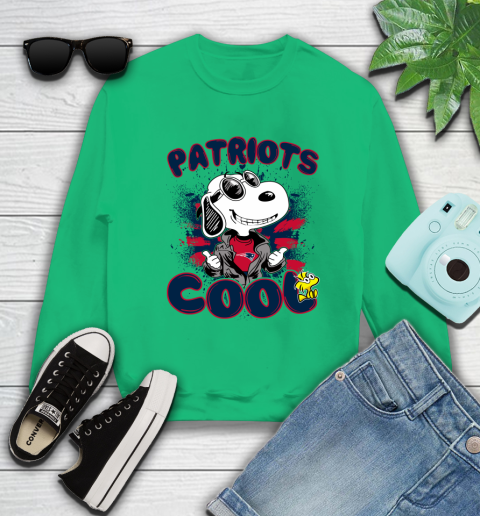 NFL Football New England Patriots Cool Snoopy Shirt Sweatshirt Tee For Sports