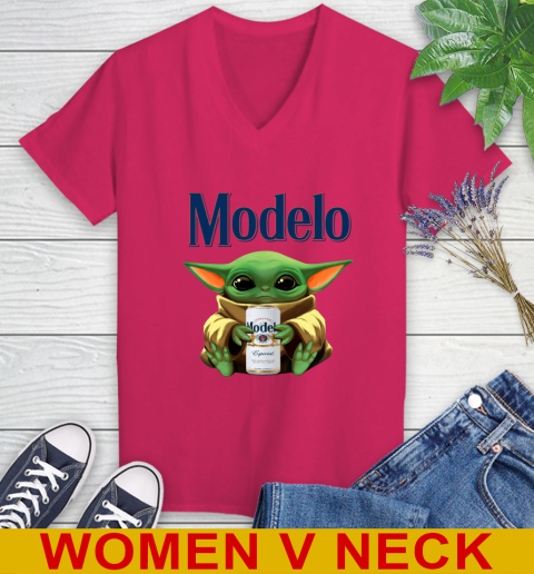 Star Wars Baby Yoda Hugs Modelo Especial Beer Shirt 86