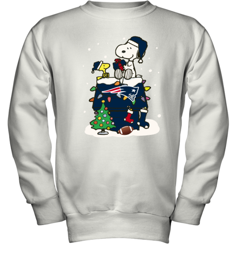 A Happy Christmas With New England Patriots Snoopy Youth Sweatshirt