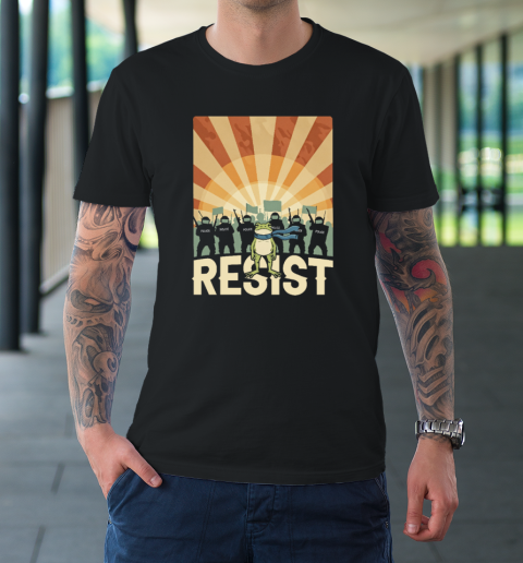 Resist Police Portland Frog Protest Retro Vintage Shirt T-Shirt