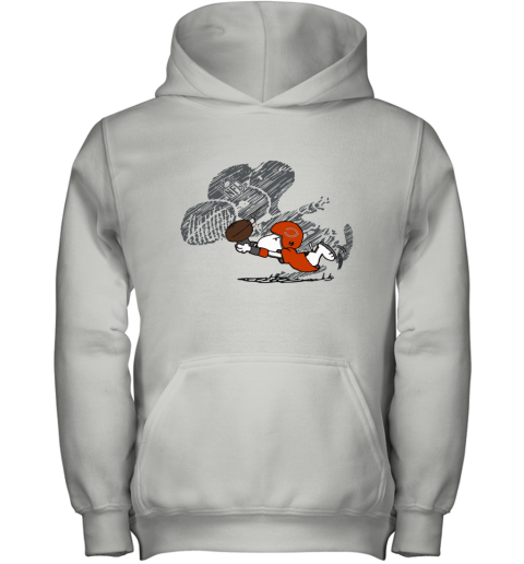 mlvy chicago bears snoopy plays the football game youth hoodie 43 front white