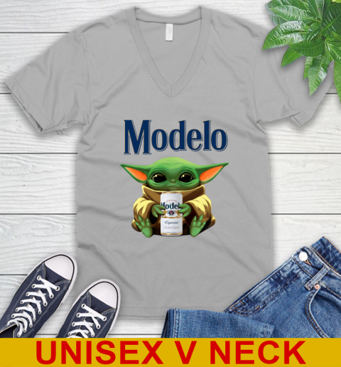 Star Wars Baby Yoda Hugs Modelo Especial Beer Shirt 52