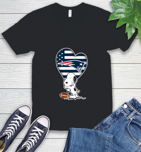 New England Patriots NFL Football The Peanuts Movie Adorable Snoopy V-Neck T-Shirt 2