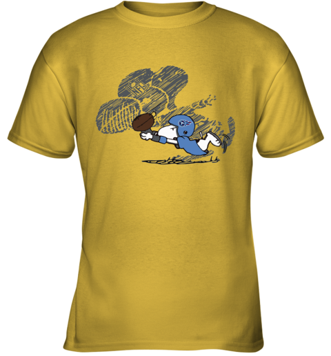 Tennessee Titans Snoopy Plays The Football Game h17b tennessee titans snoopy plays the football game youth t shirt 26 front daisy