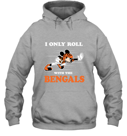 NFL Mickey Mouse I Only Roll With Cincinnati Bengals y6qc nfl mickey mouse i only roll with cincinnati benga hoodie 23 front sport grey