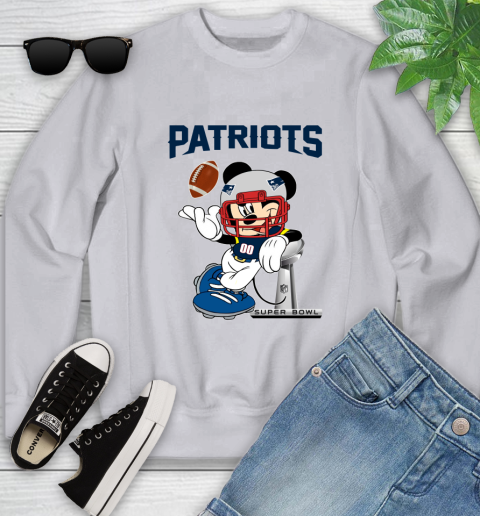NFL New England Patriots Mickey Mouse Disney Super Bowl Football T Shirt Youth Sweatshirt 4