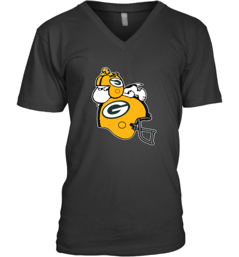Snoopy And Woodstock Resting On Green Bay Packers Helmet V-Neck T-Shirt