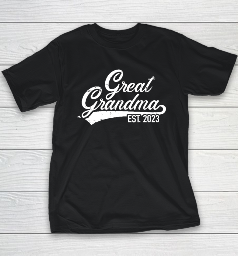 Great Grandma Est. 2023 Pregnancy Announcement Youth T-Shirt