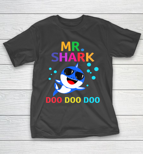 Father gift shirt Mens Mr. Shark shirt Funny Father's Day gift T Shirt T-Shirt