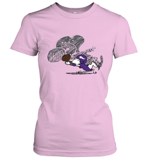 Minnesota Vikings Snoopy Plays The Football Game Women's T-Shirt