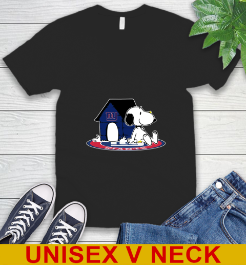 NFL Football New York Giants Snoopy The Peanuts Movie Shirt V-Neck T-Shirt 2