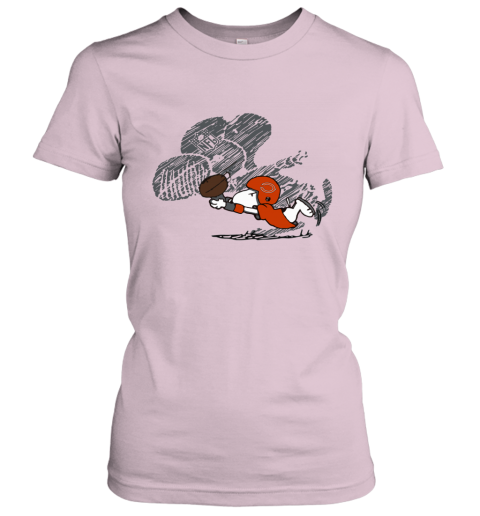viks chicago bears snoopy plays the football game ladies t shirt 20 front light pink