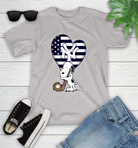 New York Yankees MLB Baseball The Peanuts Movie Adorable Snoopy Youth T-Shirt 12
