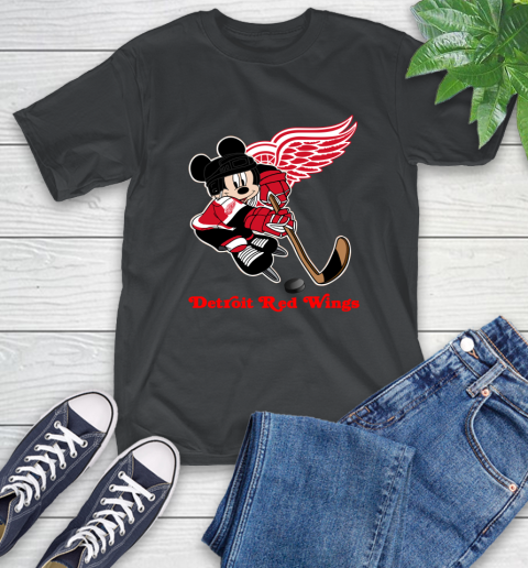 NHL Detroit Red Wings Mickey Mouse Disney Hockey T Shirt T-Shirt 2