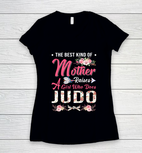 Judo the best kind of mother raises a girl Women's V-Neck T-Shirt