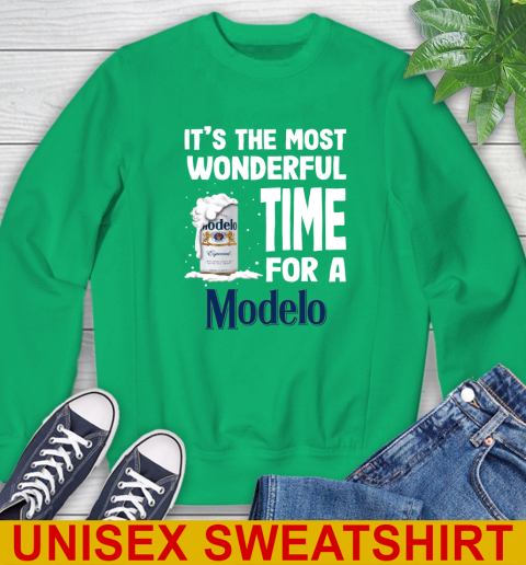 I't the most wonderful time for a Modelo Especial beer lovers 32